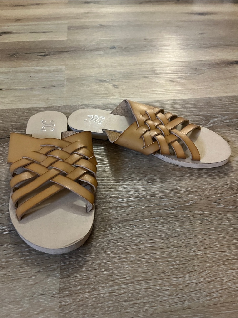 Women’s sandals